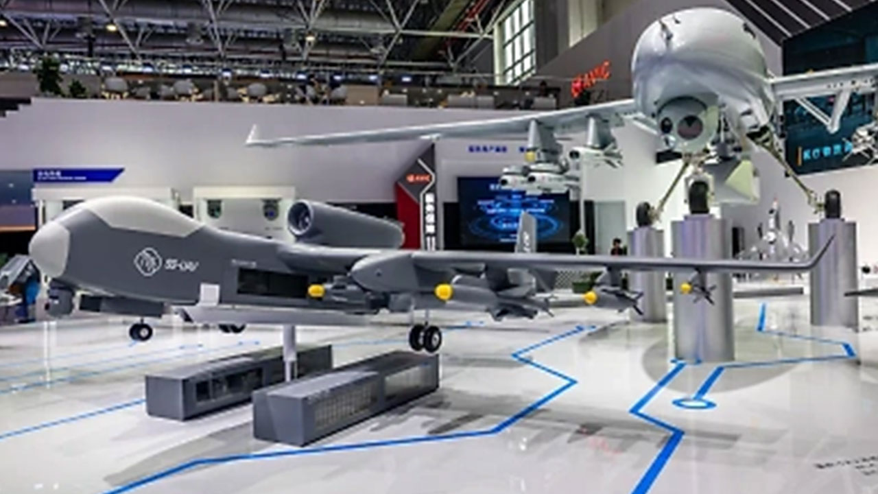 Foto - Gündemi altüst eden savunma silahı Jiu Tian ortaya çıktı: Birkaç saniyede 100 tane kamikaze İHA aıtıyor