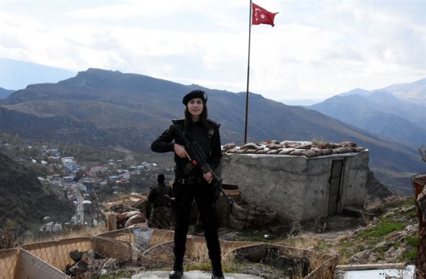 Foto - Gündüz vatan nöbetinde, akşam kick boks eğitiminde
