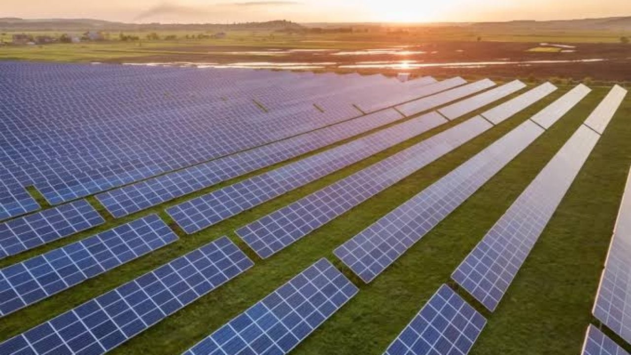Foto - Güneş enerjisi nükleeri geçti: Büyümede yeni eşik şebeke ve depolama