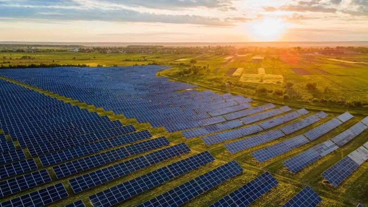 Foto - Güneş enerjisi nükleeri geçti: Büyümede yeni eşik şebeke ve depolama