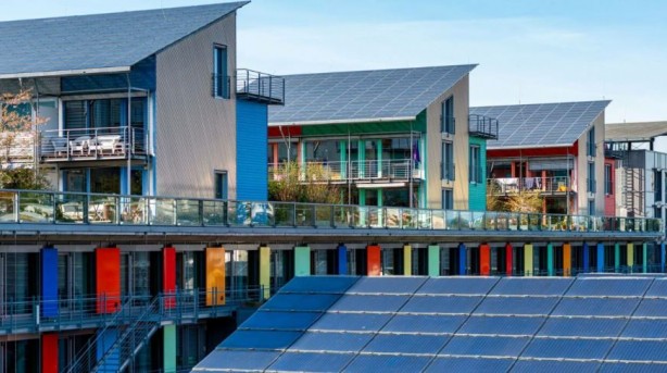 Foto - Güneş görmeyen ülke, güneş enerjisinde devrim yaptı! Rekor kırdılar