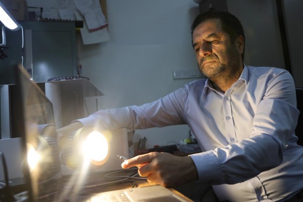 Foto - Güneş ışığına hiç gerek kalmıyor! Türk bilim adamından müthiş icat