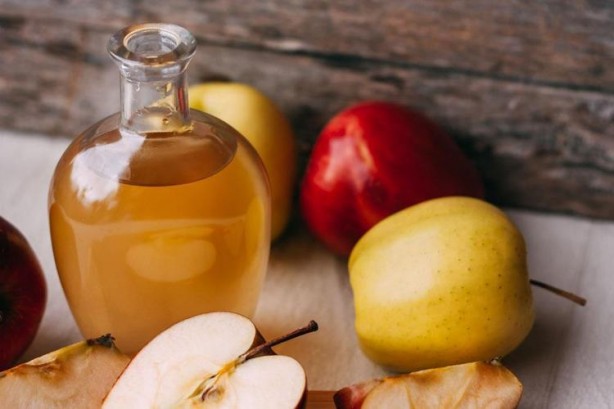 Foto - Güneş lekelerini silgi gibi siliyor! Leke ürünlerine para dökmeyin, suyla karıştırıp her akşam sürün