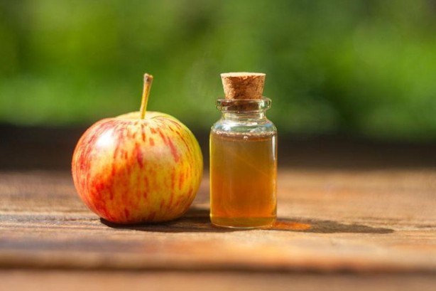 Foto - Güneş lekelerini silgi gibi siliyor! Leke ürünlerine para dökmeyin, suyla karıştırıp her akşam sürün