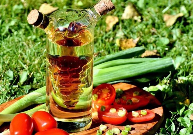 Foto - Güneş lekelerini silgi gibi siliyor! Leke ürünlerine para dökmeyin, suyla karıştırıp her akşam sürün