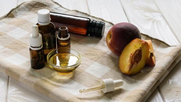 Foto - Güneş lekelerini silgi gibi siliyor! Leke ürünlerine para dökmeyin, suyla karıştırıp her akşam sürün