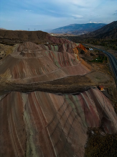 Foto - Güneşin açısına göre renk değiştiriyor! Bu doğa harikası Çin'de değil Türkiye'de