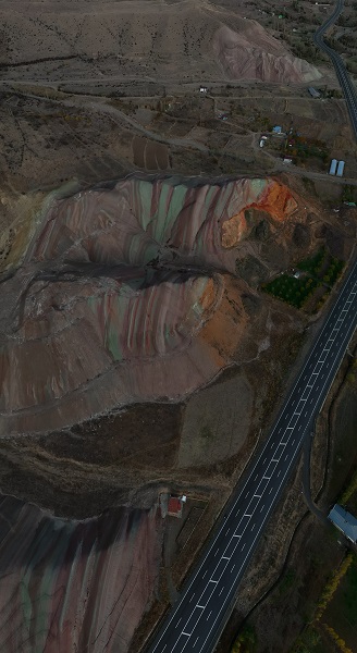 Foto - Güneşin açısına göre renk değiştiriyor! Bu doğa harikası Çin'de değil Türkiye'de