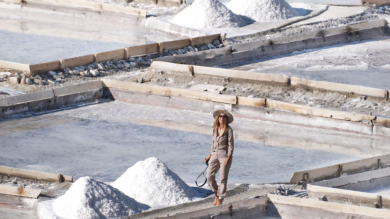 Foto - Güneşle kurutulup el emeğiyle toplanıyor! 460 yıllık tuz ocağında üretim sürüyor