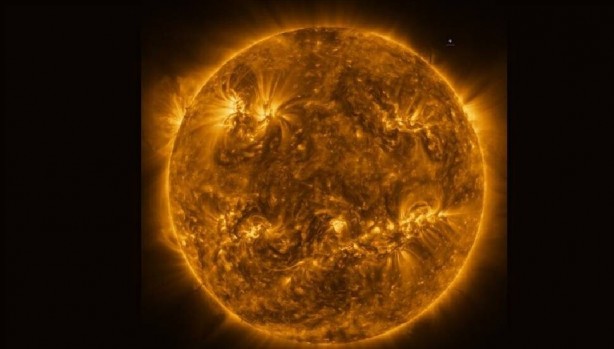 Foto - Güneş'te devasa büyüklükte bir karanlık delik oluştu: Kara delik nasıl oluşur, dünya tehlikede mi?