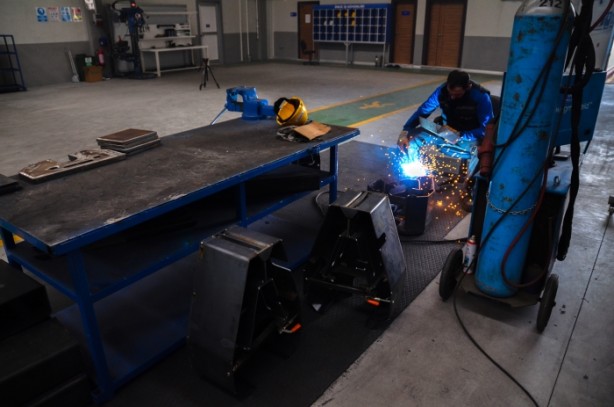 Foto - Güney Afrika ve Rusya'da üretilen uçak ve kamyon parçaları, Türk tezgahından geçiyor!