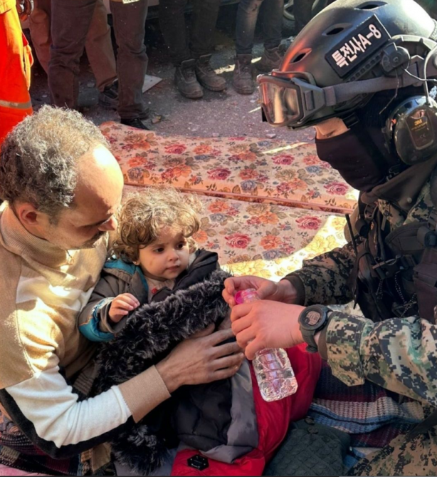 Foto - Güney Koreli sanatçıdan duygulandıran Ayla paylaşımı