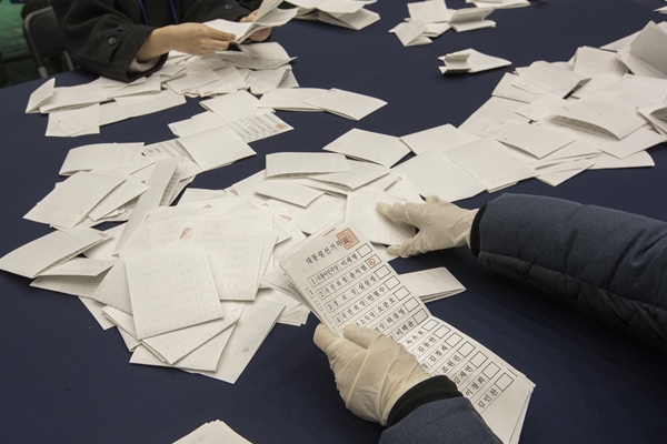 Foto - Güney Koreliler seçim için sandık başında