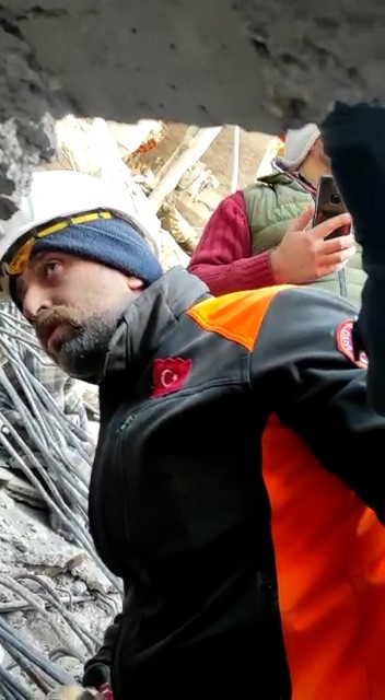 Foto - Günler sonra enkazda ulaşılan 13 yaşındaki Enes'in ilk sözü: Çok kötüyüm