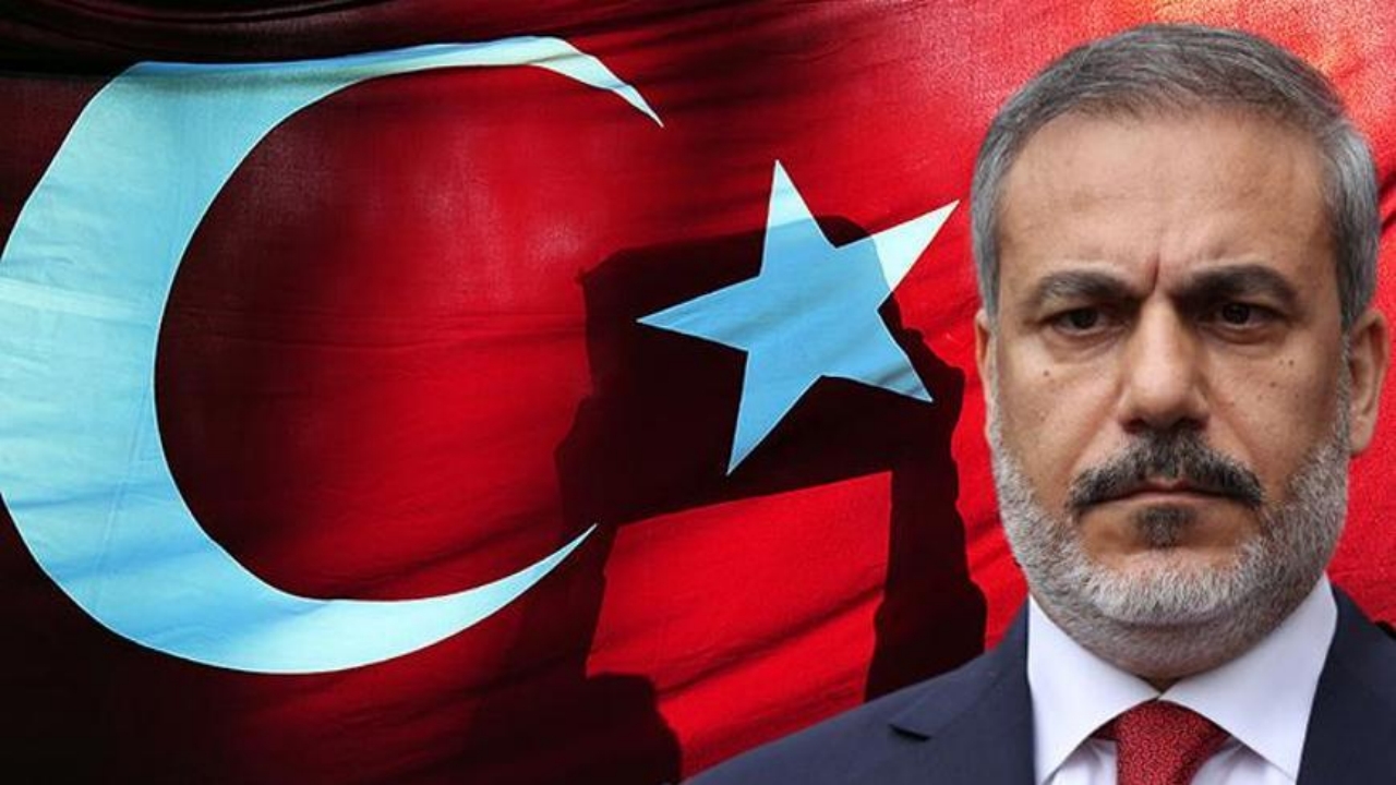 Foto - Günler sonra ortaya çıktı! İşte Hakan Fidan konuşurken MKYK üyelerinin telefonlarına giden mesaj