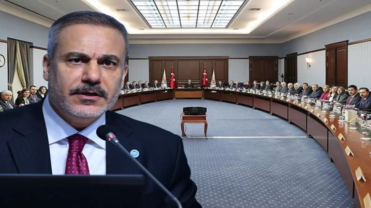 Günler sonra ortaya çıktı! İşte Hakan Fidan konuşurken MKYK üyelerinin telefonlarına giden mesaj