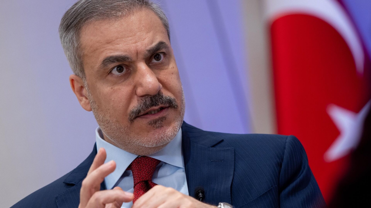 Foto - Günler sonra ortaya çıktı! İşte Hakan Fidan konuşurken MKYK üyelerinin telefonlarına giden mesaj