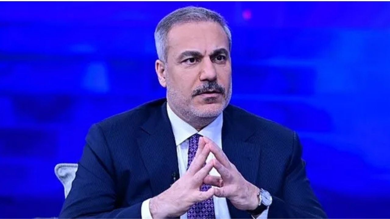 Foto - Günler sonra ortaya çıktı! İşte Hakan Fidan konuşurken MKYK üyelerinin telefonlarına giden mesaj