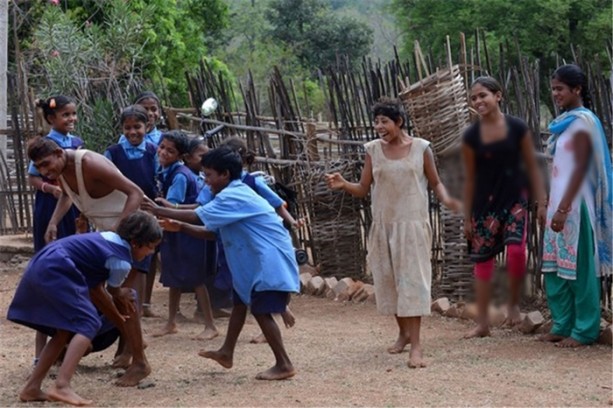 Foto - Günlerce ormanda kalıp, hayvanları taklit ediyorlar!