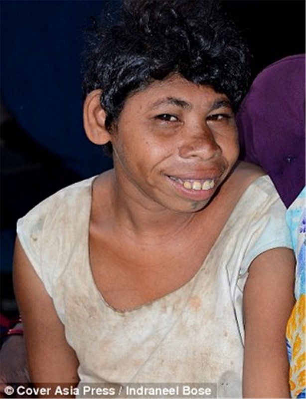 Foto - Günlerce ormanda kalıp, hayvanları taklit ediyorlar!