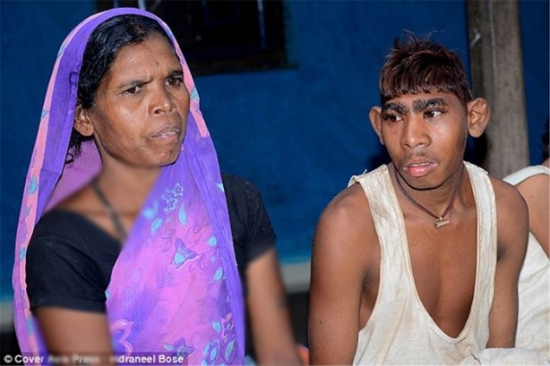 Foto - Günlerce ormanda kalıp, hayvanları taklit ediyorlar!