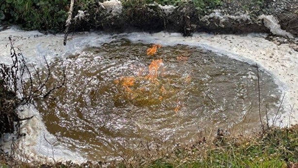 Foto - Günlerdir alev alev yanan suyun sırrı ortaya çıktı!