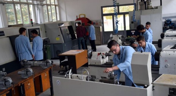 Foto - Günlük 2 bin TL yevmiye ile çalışacak işçi bulamıyorlar! "Gençler bizi tercih etmiyor"