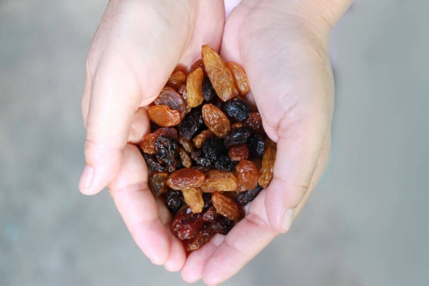 Foto - Günlük 21 adet kuru üzüm yemenin 13 muhteşem faydası