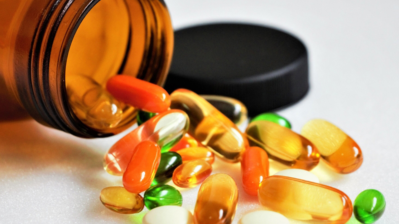 Günlük rutinlere dahil etmek gerekiyor! İşte 40 yaş üstü erkeklerin tüketmesi gereken vitaminler