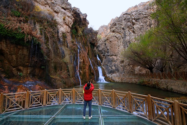 Foto - Günpınar Şelalesi’nde sonbahar güzelliği