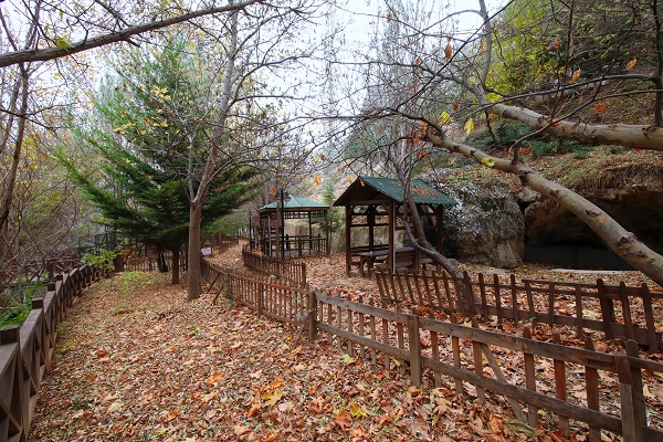 Foto - Günpınar Şelalesi’nde sonbahar güzelliği