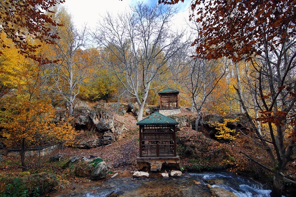 Foto - Günpınar Şelalesi’nde sonbahar güzelliği