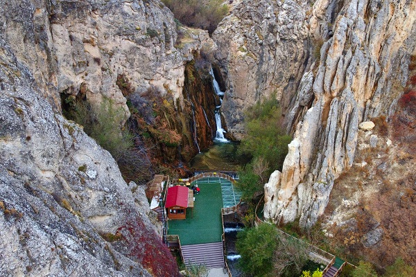 Foto - Günpınar Şelalesi’nde sonbahar güzelliği