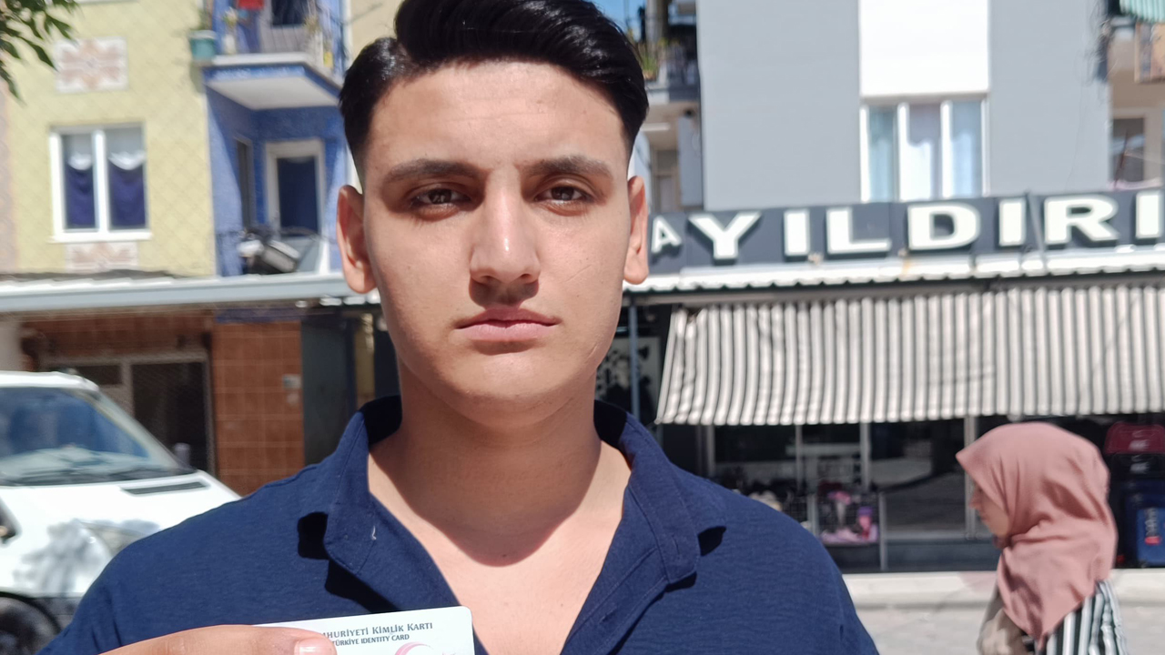 Foto - Günün en çok konuşulan haberi Manisa’dan geldi: Aziz Yıldırım Galatasaraylı çıktı