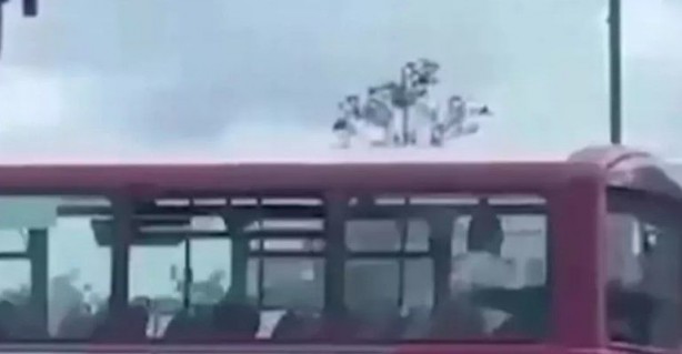 Foto - Güpegündüz vakitte halk otobüsünde cinsel ilişkiye girdiler! Böyle rezalet görülmedi! Bu kadar da olmaz