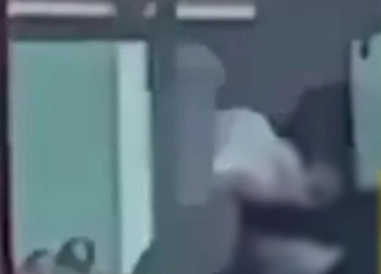 Güpegündüz vakitte halk otobüsünde cinsel ilişkiye girdiler! Böyle rezalet görülmedi! Bu kadar da olmaz