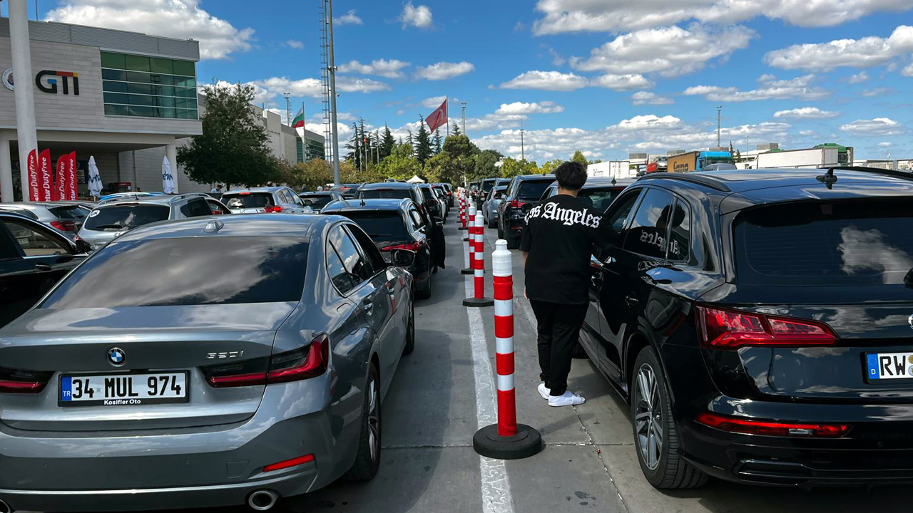 Foto - Gurbetçiler akın akın! Edirne’deki sınır kapılarından 3 ayda 4 milyondan fazla kişi geçti