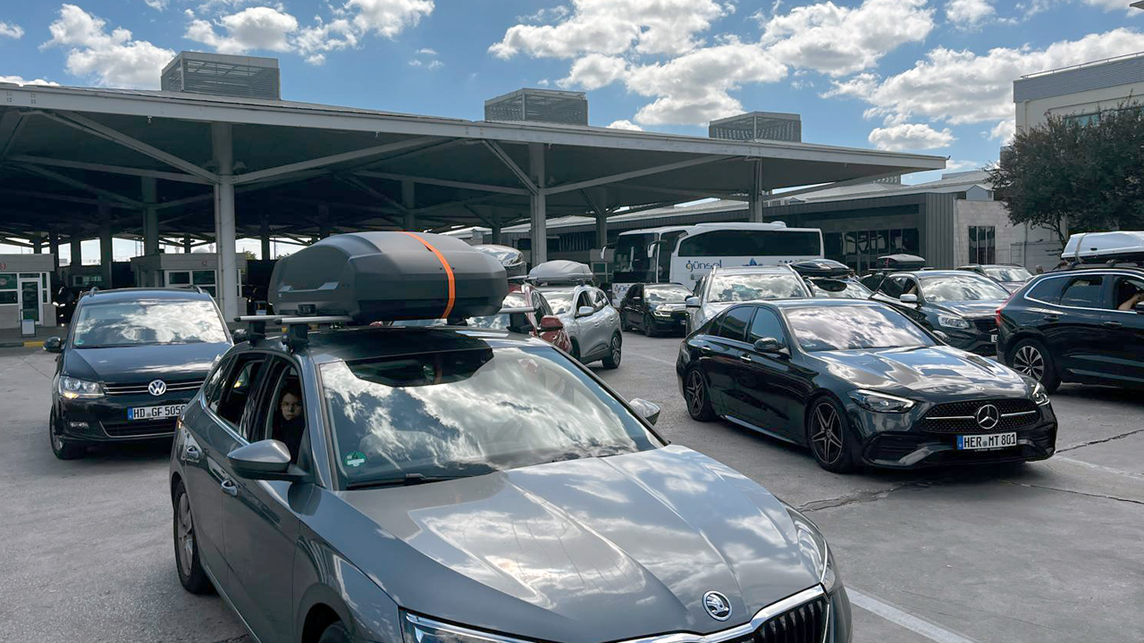 Foto - Gurbetçiler akın akın! Edirne’deki sınır kapılarından 3 ayda 4 milyondan fazla kişi geçti