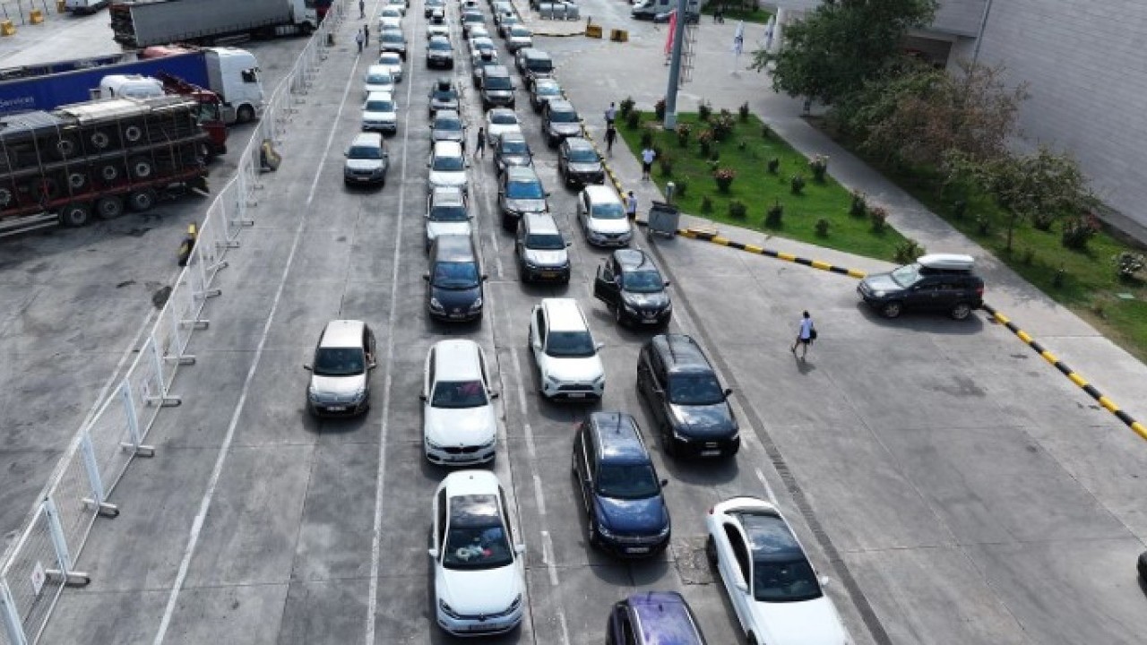 Foto - Gurbetçilerin eve dönüş yolculuğu sürüyor! "Gurbette yaşamak çok zor