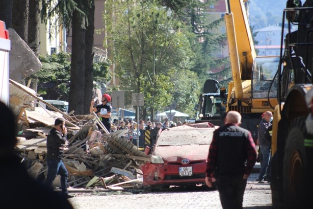 Gürcistan'da 7 katlı bina çöktü!