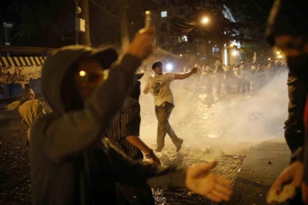 Foto - Gürcistan'da halk 'yabancı etkinin şeffaflığı' yasa tasarısına sert tepki gösterdi... Kıyamet gibi görüntüler