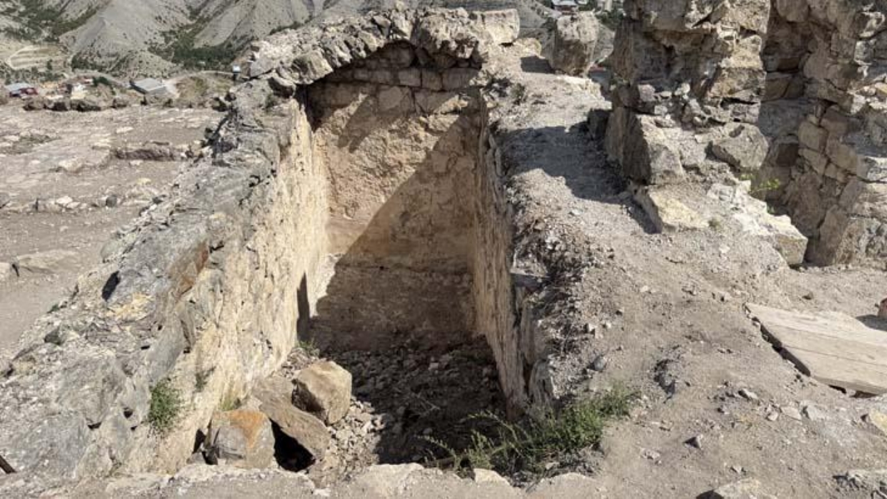 Foto - Gürcüler yana yakıla arıyordu, Türkler buldu! Tonoz açıldı, "Büyük Aşot"un sırrı açığa çıktı