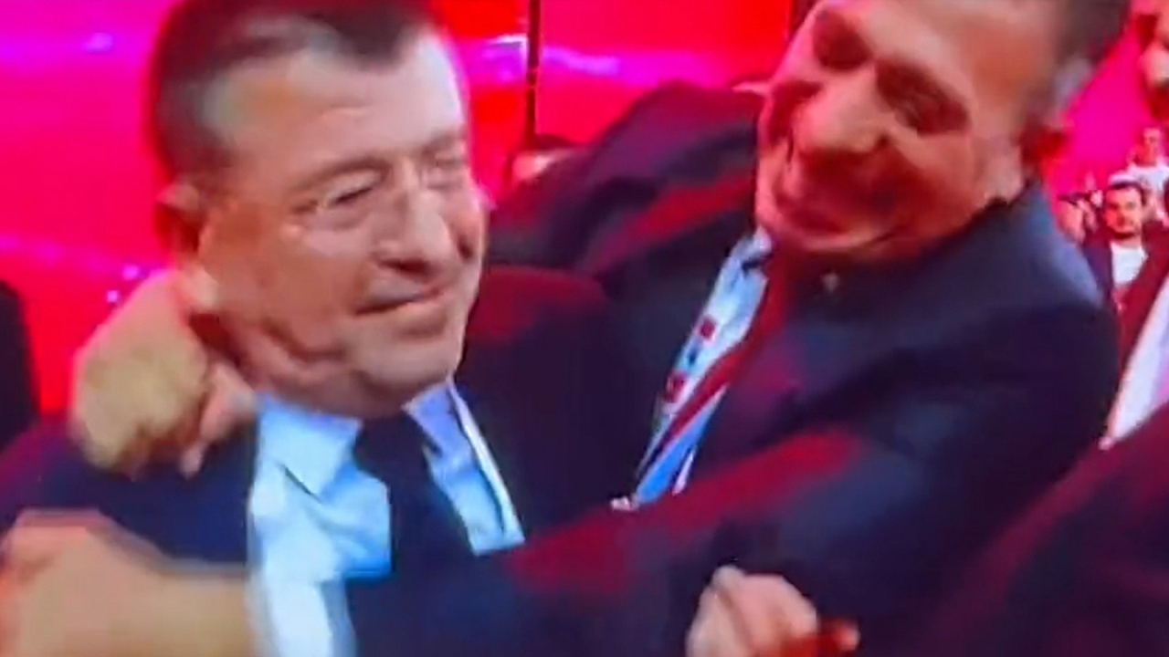 Foto - Gürsel Tekin’den CHP’nin "zıp zıpına" çok sert tepki: Ağzınızdan dökülenler çamur değil, lağım olmuş