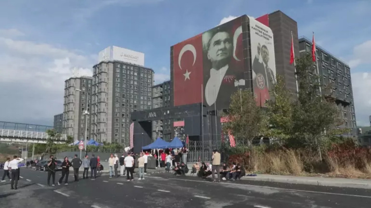 Foto - Gürsel Tekin’den giriş yasağı! Bu 30 CHP’li, CHP binasına giremeyecek