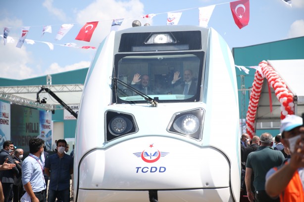 Foto - Gurur günü! İlk yerli ve milli tren raylara indi