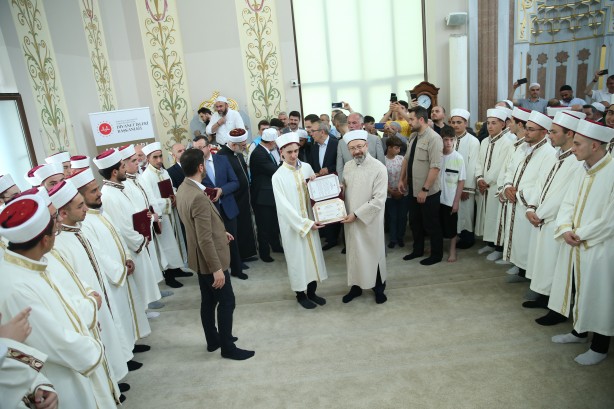 Foto - Gururlandıran tablo! 71 hafız icazetnamelerini aldı