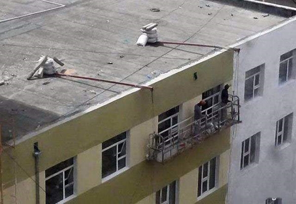 Foto - Güvenlik bu insanların umurunda değil!