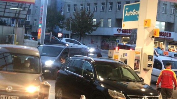 Haberi duyan koştu! Vatandaşlardan 'zam' kuyruğu!