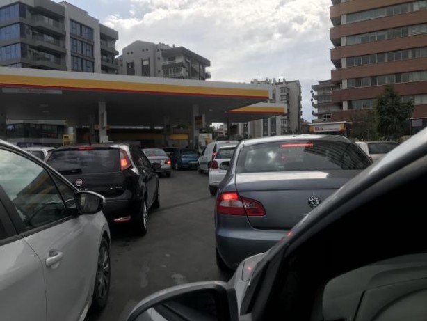 Foto - Haberi duyan koştu! Vatandaşlardan 'zam' kuyruğu!