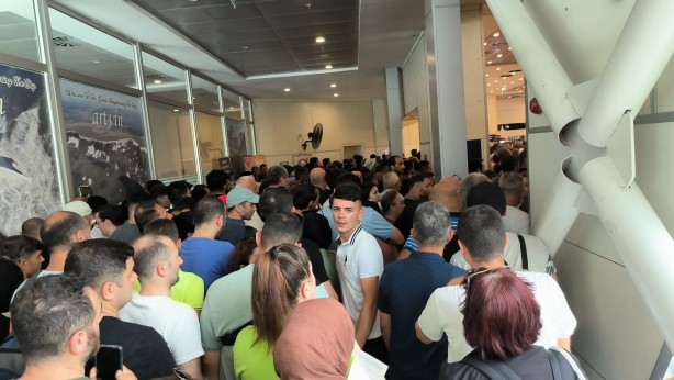 Foto - Haberi duyar duymaz koştular! Sınır kapısında vergi̇ zammı i̇zdi̇hamı